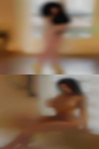 Cumm on an 3some girls looking for play!